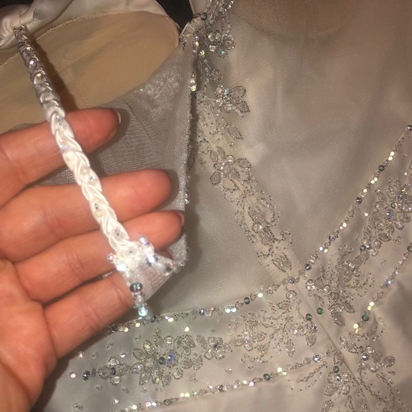 Gorgeous hand-beaded white dress with sheer back - wedding vibes - Picture 6 of 8